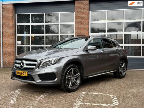 Mercedes-Benz GLA-klasse 200 AMG Line, carplay, camera, cruise, leder, stoelverw, trekhaak, 19 inch