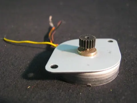 Platte (stappen)elektromotor, bipolair, zgst, 38-46v, 37 Ohm