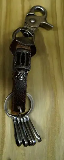 Sleutelhangers van leer " Doodshoofd " Bruin