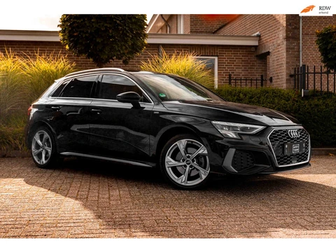 Audi A3 Sportback 40 TFSI e 204 PK 2x S-Line ACC Keyless Bang en Olufsen Keyless Elek.Klep 18''