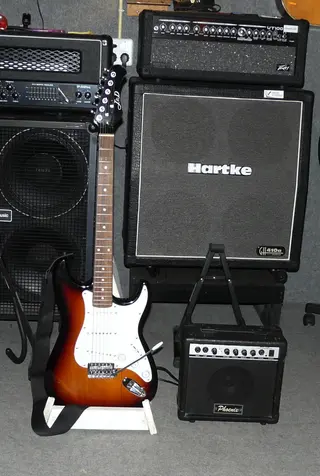 Stratocaster met versterker