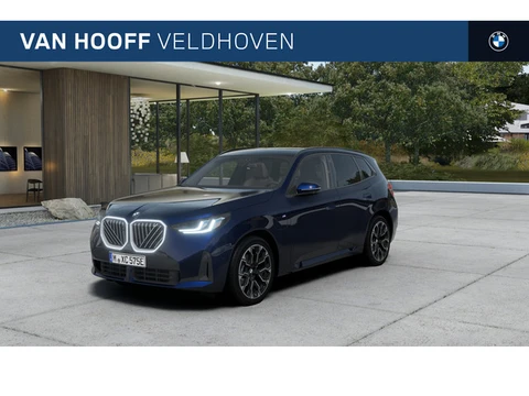 BMW X3 30e xDrive Automaat / Panoramadak / Sportstoelen / Adaptieve LED / Parking Assistant Plus / C