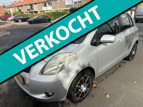 Toyota Yaris 1.0 VVTi Idols