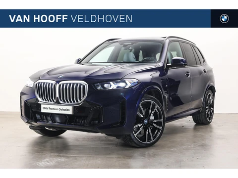 BMW X5 xDrive50e M Sport Automaat / Panoramadak / Trekhaak / Sportstoelen / Soft-Close /  Parking As