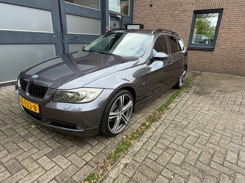 BMW 3-serie Touring 325i Executive AUT., Navi, Pano