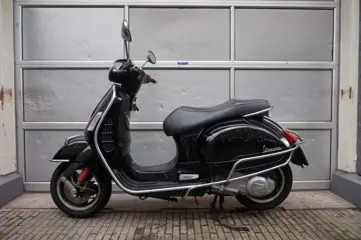 Vespa GTS 300 Super Motor Zwart MZ-ZH-59