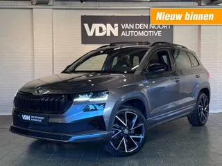 SKODA KAROQ 1.5 TSI Sportline Business Pano DCC Trekhaak ACC 19''