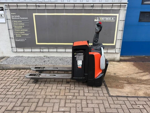 VS-23157 Elektrische meerijd palletwagen BT LPE200