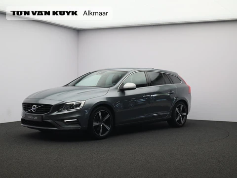 Volvo V60 2.0 T4 190PK Business Sport / Trekhaak / Parkeerverwarming / Verwarmbare Voorstoelen / Led