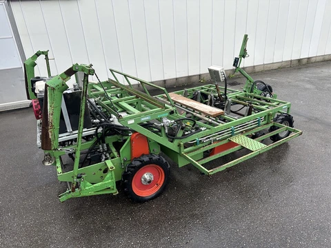 Basrijs P165/5 IH slaplantmachine zelfrijdend 5 rijig