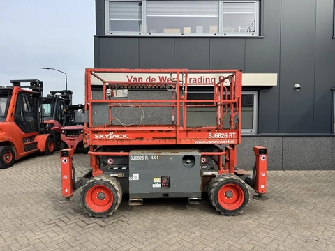 Skyjack SJ 6826RT Schaarhoogwerker 10 M / Scissor / Arbeitsbuhne 2018 4X4 Kubota Diesel