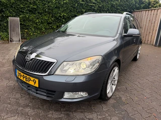 Skoda Octavia Combi 1.8 TSI Elegance Business Line|AUTOMAAT|LEER|DAKRAAM
