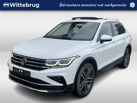 Volkswagen Tiguan 1.4 TSI eHybrid Elegance / AUTOMAAT/ 245 PK/ PANO/ TREKHAAK/ PARK.SENSOR.V+A/ CAME
