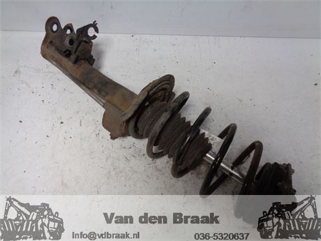 Mercedes Benz A-Klasse (W169) 1.5 16V 2004-2012 Veerpoot links voor