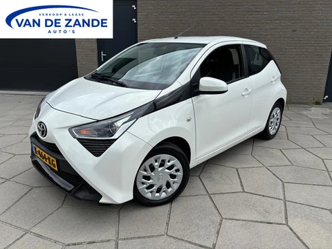 Toyota Aygo 1.0 VVT-i x-play| Erg Leuke AYGO met Cruise -Control|AUX-USB| Start-Stop
