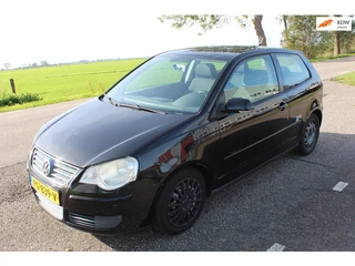 Volkswagen Polo 1.4-16V Trendline // APK 04/2027 //