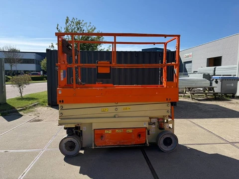 JLG 2032 ES schaar hoogwerker 8 meter (bj 2015)