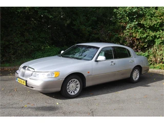 Lincoln Town Car 4.6 Signature 205 PK AUTOMAAT | CLIMATE | BLUETOOTH | STOEL VERWARMING | ELEKTR.STO