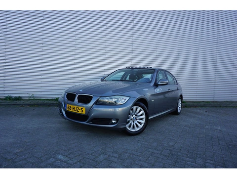 BMW 3 Serie 318i Business Line Climate / Navi / Cruise / Pano / Elektr. ramen / Parkeers. / Lm velge