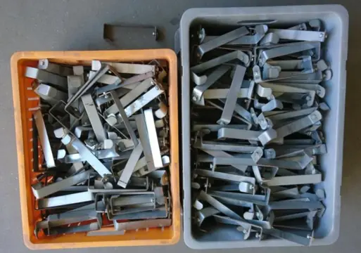 434 stuks ophangbeugels voor C profiel 40mm