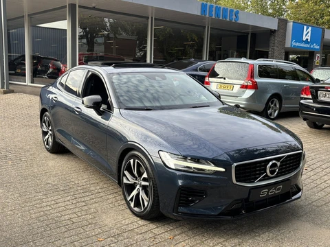 Volvo S60 T8 AWD R-Design Pano HeadUp Keyless Pilot Assist