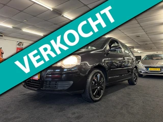 Volkswagen Polo 1.4-16V Comfortline. Cruise control, airco, BT, trekhaak en meer!