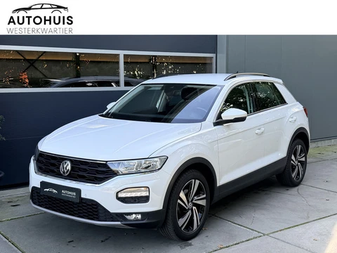 Volkswagen T-Roc 1.5 TSI 150pk DSG Style Camera Apple Carplay Stuur + Stoelverw. Adaptive Cruise Con