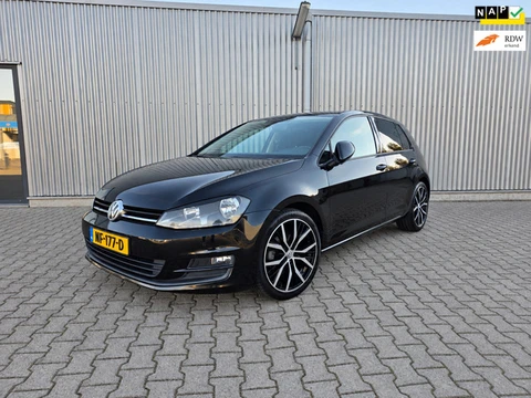Volkswagen Golf 1.0 TSI Comfortline | NAP | LM Velgen | APK tm 06-27