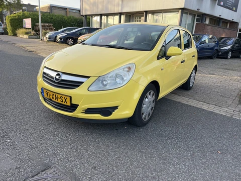 Opel Corsa 1.2-16V Essentia Airco,5 Deurs Nieuwe Apk 13-10-2027. Goed rijdende Auto.