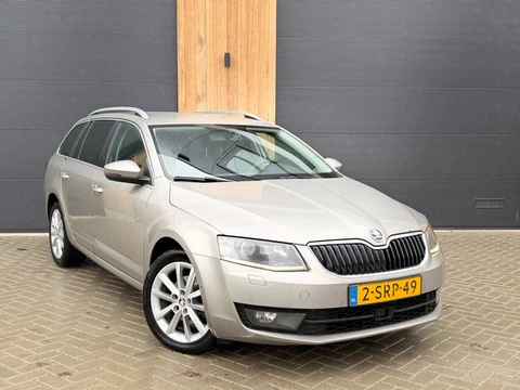 Skoda Octavia Combi 1.6 TDI Elegance Business DSG|XENON|STOELVERW|NAVI
