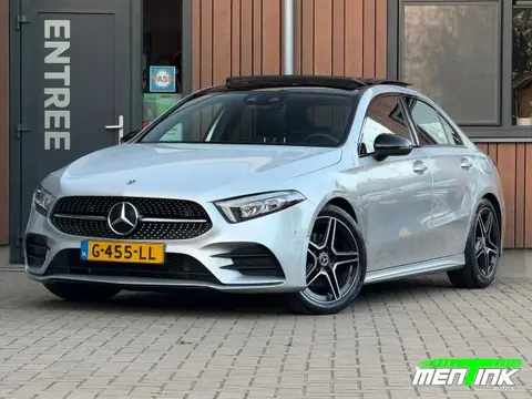 MERCEDES-BENZ A-KLASSE 180 BNS SOL. AMG Aut. Pano N.A.P. Camera