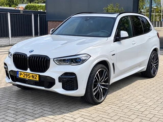 BMW X5 XDrive45e High Executive NIEUWSTAAT M PAKKET PANO HEADUP 360 CAMERA MEMORY STOELEN