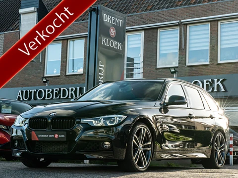 BMW 3 Serie Touring 318i M Sport ORG NL PANO HARMAN KARDON 19 INCH HUD CAMERA BOMVOL!!