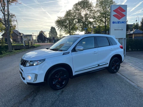 Suzuki Vitara 1.4 Sport Automaat // Trekhaak // Door ons onderhouden // Spoiler // Sport pakket // R