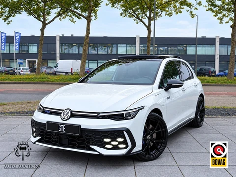 Volkswagen Golf GTE 1.5 eHybrid Panodak | Leer | 19"Inch | Black Style | Garantie 2030 | Head-up | S