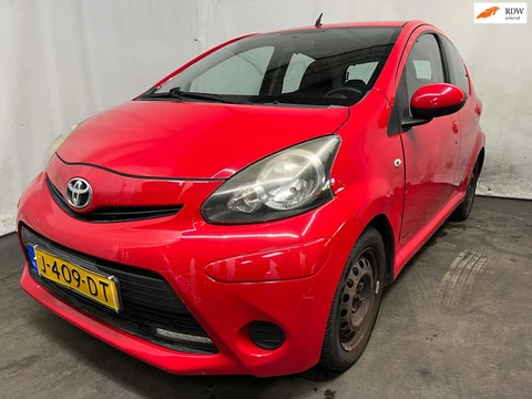 Toyota Aygo 1.0 VVT-i Comfort - Schade