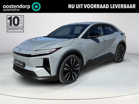 Toyota C-HR+ First Edition 77 kWh **/MANHATTAN GREY/ 20 INCH VELGEN/ ELEKTRISCH DIRECT LEVERBAAR**