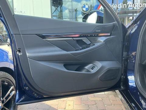 BMW 5 Serie 530e M-Sport Pro | Trekhaak | Panorama | 20"