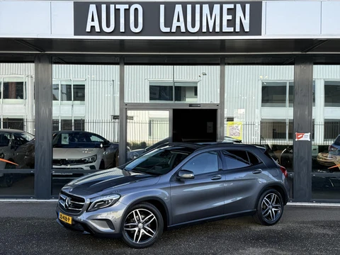 Mercedes-Benz GLA-klasse 180 Ambition Urban Night Automaat Panodak Leder Sportstoelen LED Xenon Navi