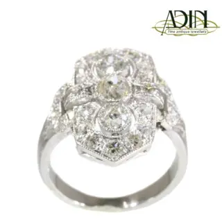 Platina verlovingsringen vol met prachtige diamanten