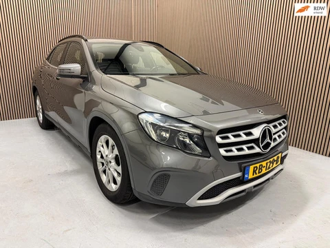 Mercedes-Benz GLA-klasse 180 Business Solution | Automaat | Navigatie | Grijs