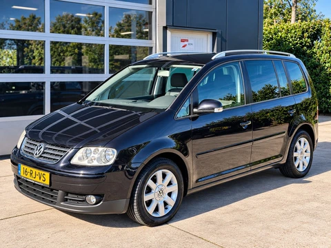 Volkswagen Touran 2.0-16V FSI Highline 1e eigenaar