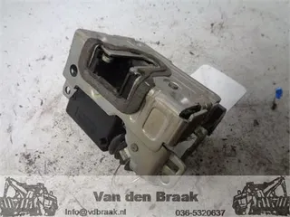 Dacia Duster 2010-2018 Deurslot links voor
