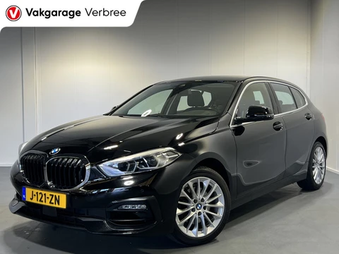 BMW 1-serie 118i Executive Edition | Sportline | Sportstoelen | Afneembare trekhaak | Cruise Control