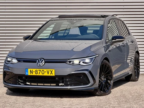 Volkswagen Golf 1.5 eTSI R-Line 150 PK DSG | Panorama | IQ-Light | Black Style | Sfeerverlichting | 