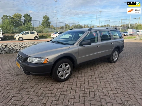 Volvo XC70 2.5 T Summum - APK 10-2027 - Automaat - Trekhaak - Carplay- Leder - Dealer onderhouden