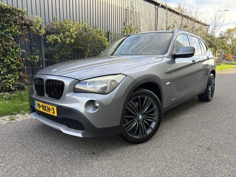 BMW X1 sDrive18i Executive / NAVI / CRUISE / ALPINE / TREKHAAK / YOUNGTIMER / 174dkm! NAP!