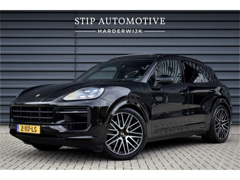 Porsche Cayenne 3.0 E-Hybrid SportDesign | Panorama | 22'' Wielen | Trekhaak | Sfeerverlichting | Lu