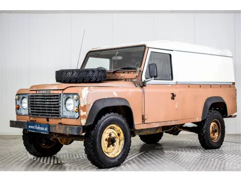 Land Rover Defender 110 2.5 D Wegenbelastingvrij (bj 1984)