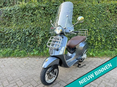Vespa Primavera 50 Touring TOP STAAT BETAAL met in3